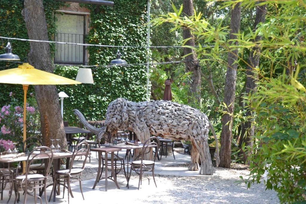 Hostellerie Le Paradou Lourmarin Exterior photo