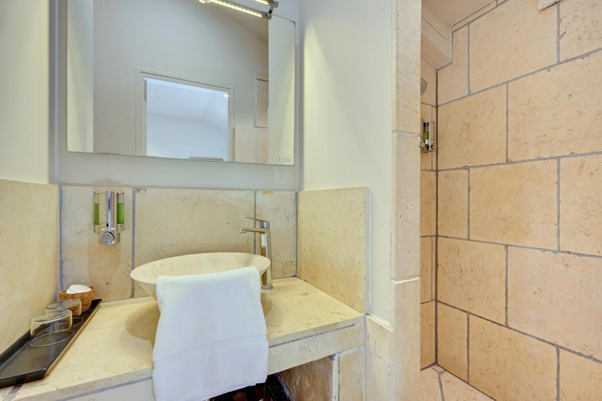 Hostellerie Le Paradou Lourmarin Exterior photo
