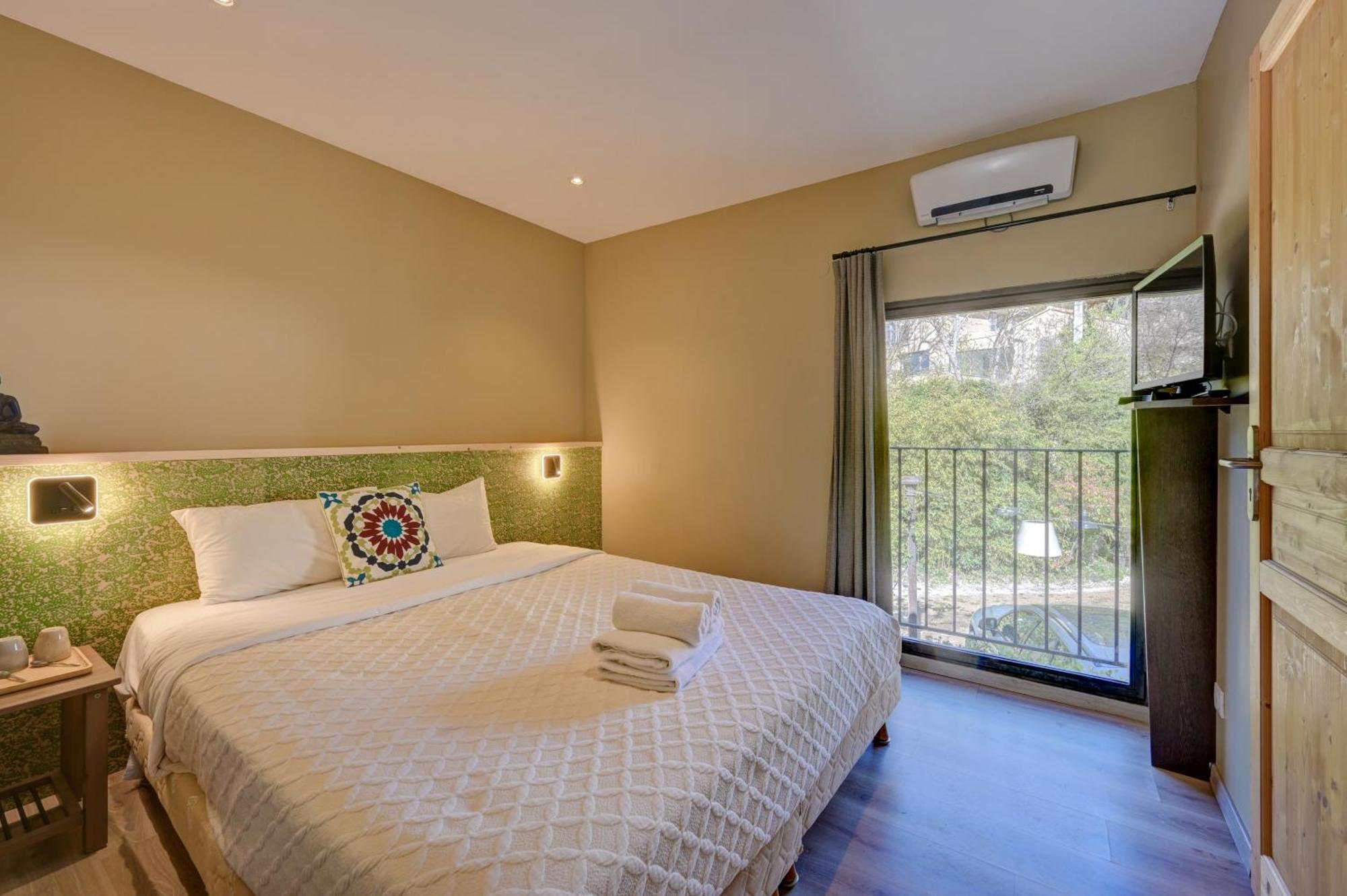 Hostellerie Le Paradou Lourmarin Exterior photo